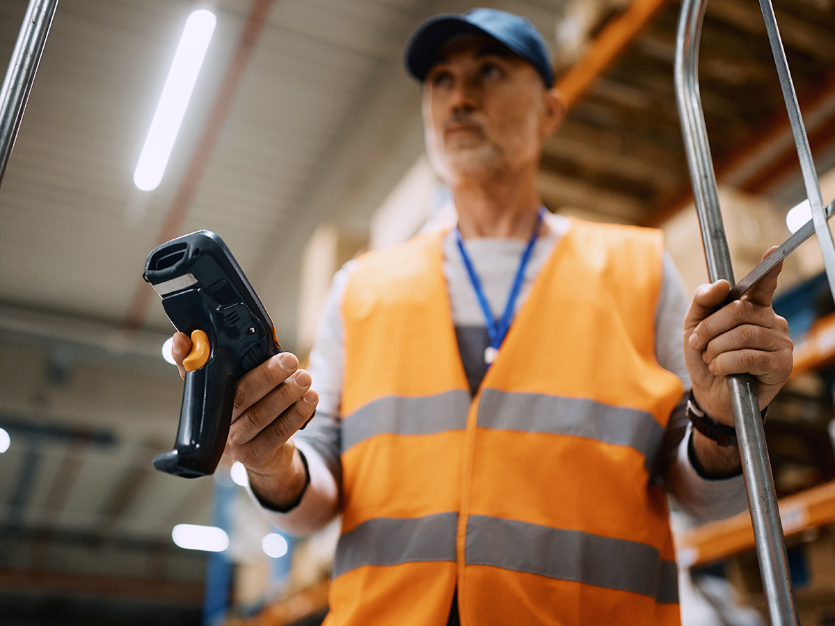 Warehouse employee checks inventory to be able to create a freight invoice audit later
